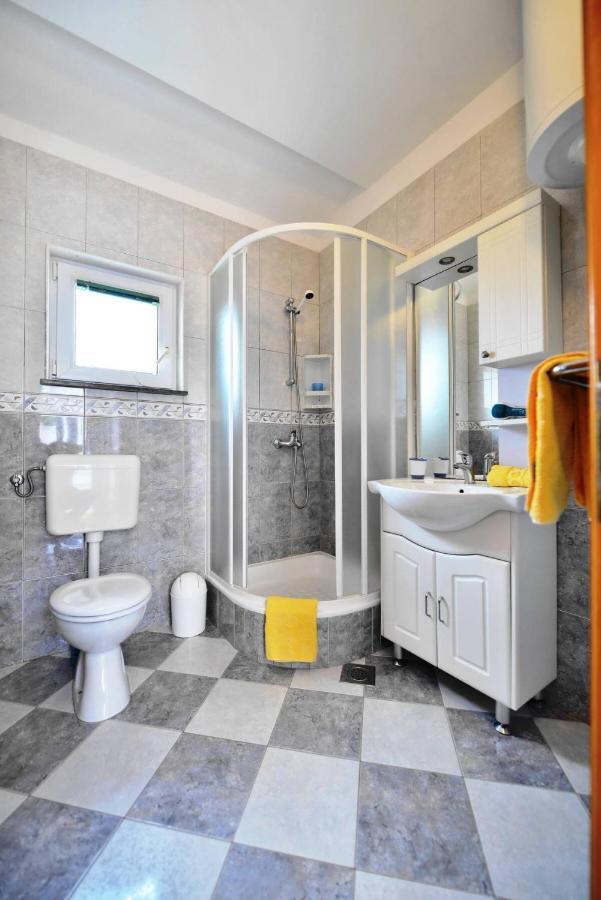 Apartments Katarina Бол Экстерьер фото